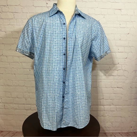 Robert Graham Other - ROBERT GRAHAM Short SLEEVE BUTTON DOWN SHIRT XL flip cuff detail EUC